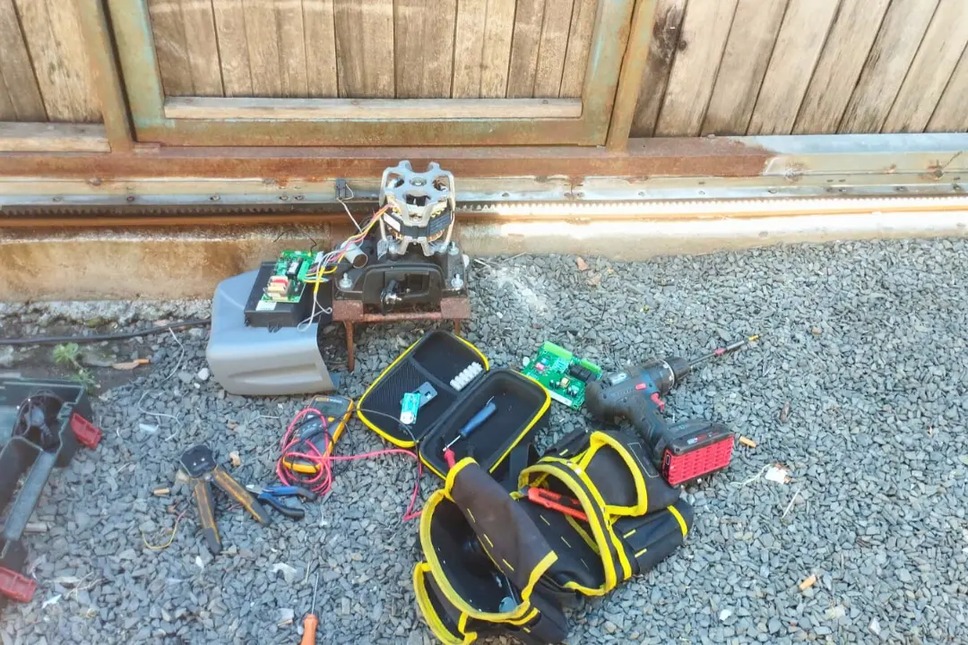 Conserto de placa central de motor de portão